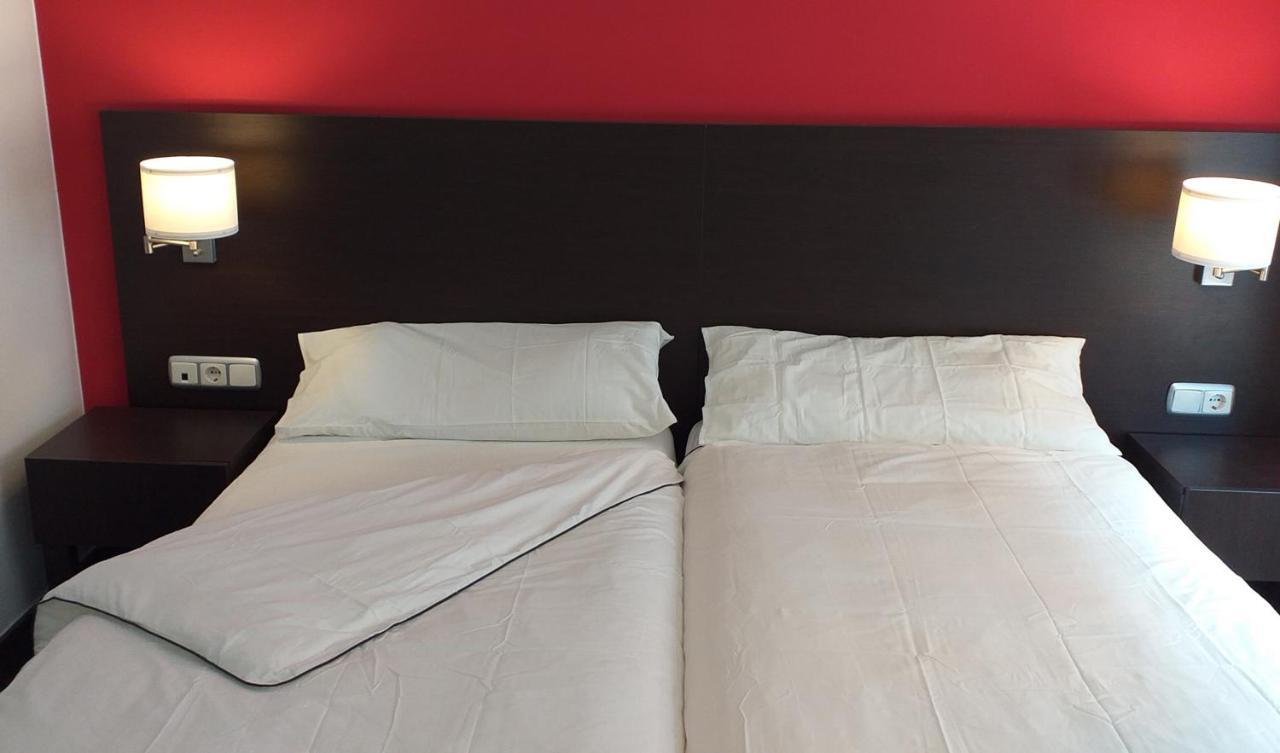 Hostal Meson De Paco Cariñena Buitenkant foto