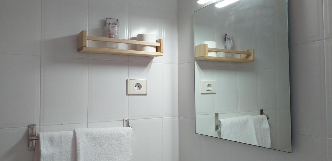 Hostal Meson De Paco Cariñena Buitenkant foto