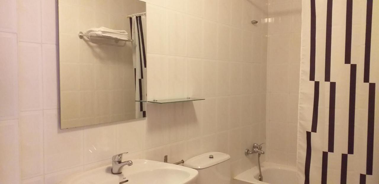Hostal Meson De Paco Cariñena Buitenkant foto