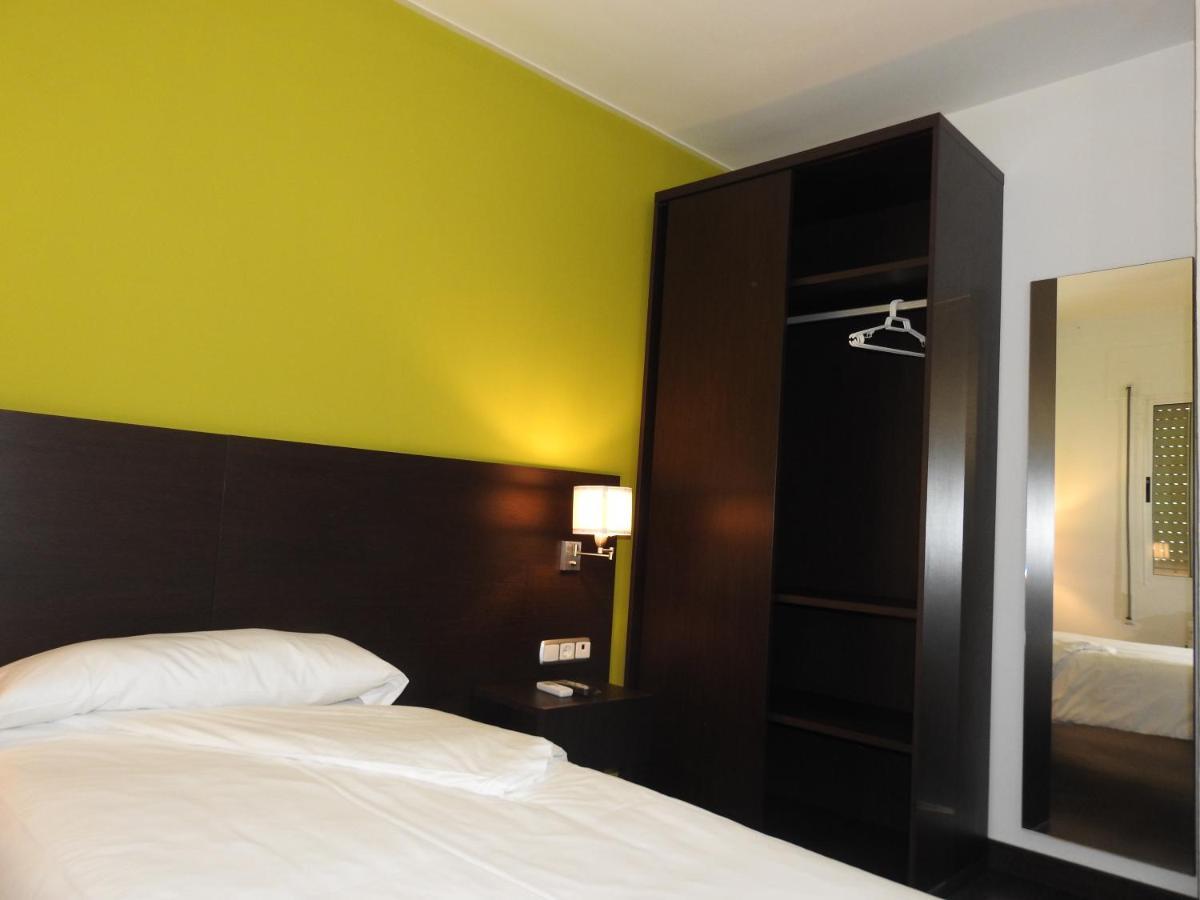 Hostal Meson De Paco Cariñena Buitenkant foto