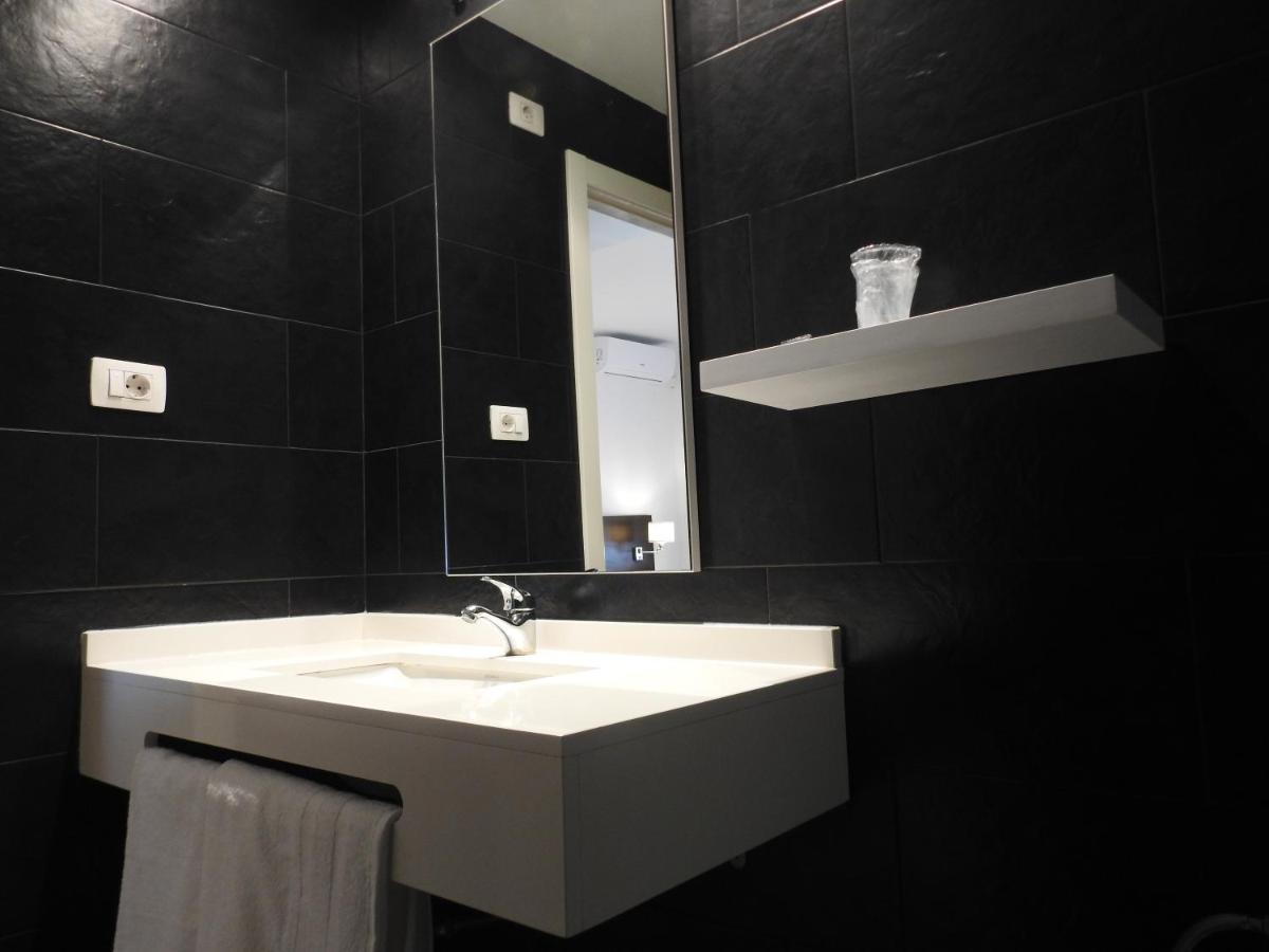 Hostal Meson De Paco Cariñena Buitenkant foto