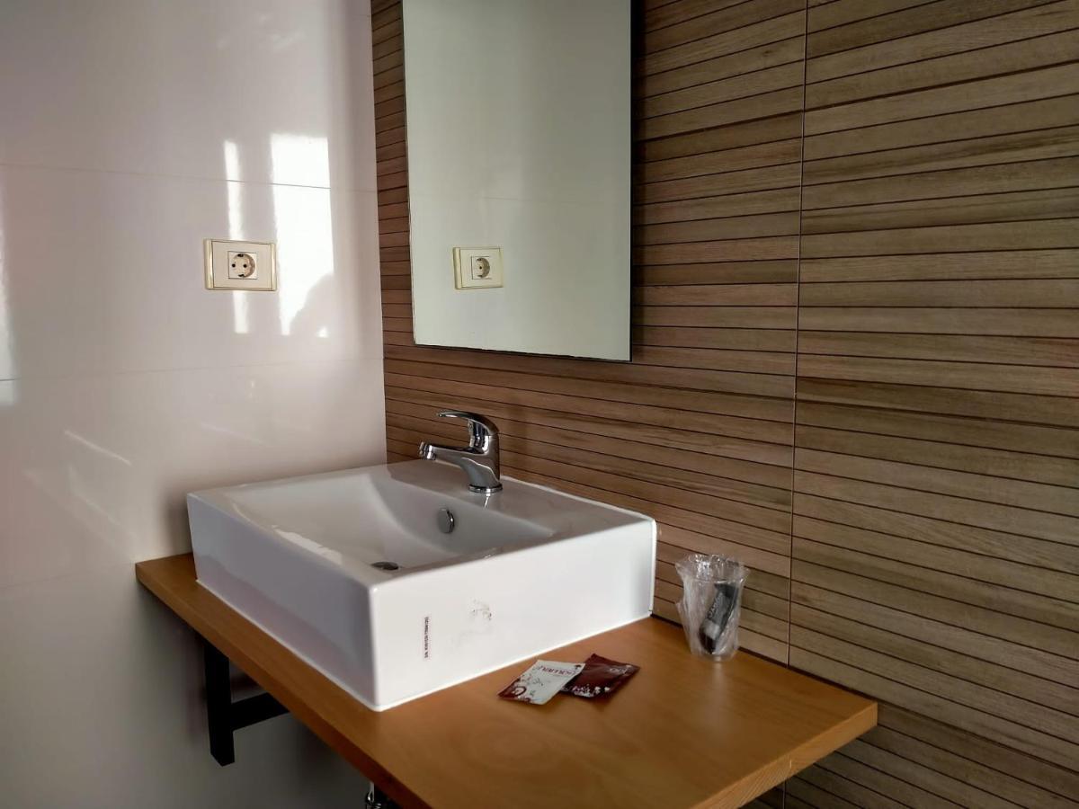 Hostal Meson De Paco Cariñena Buitenkant foto